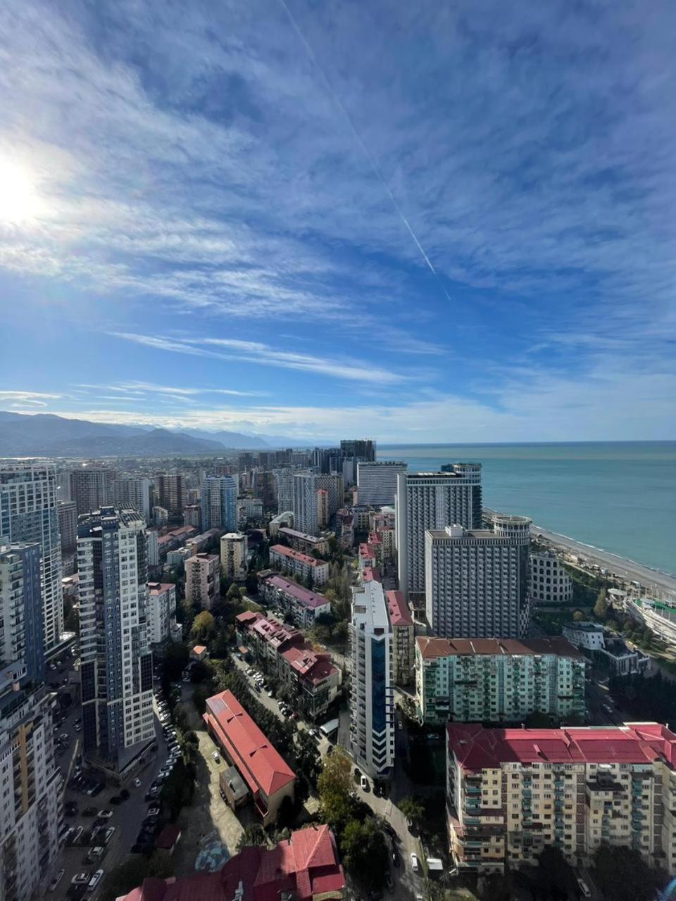 Orbi Сity Sunny Apartments High Floor Batumi Esterno foto