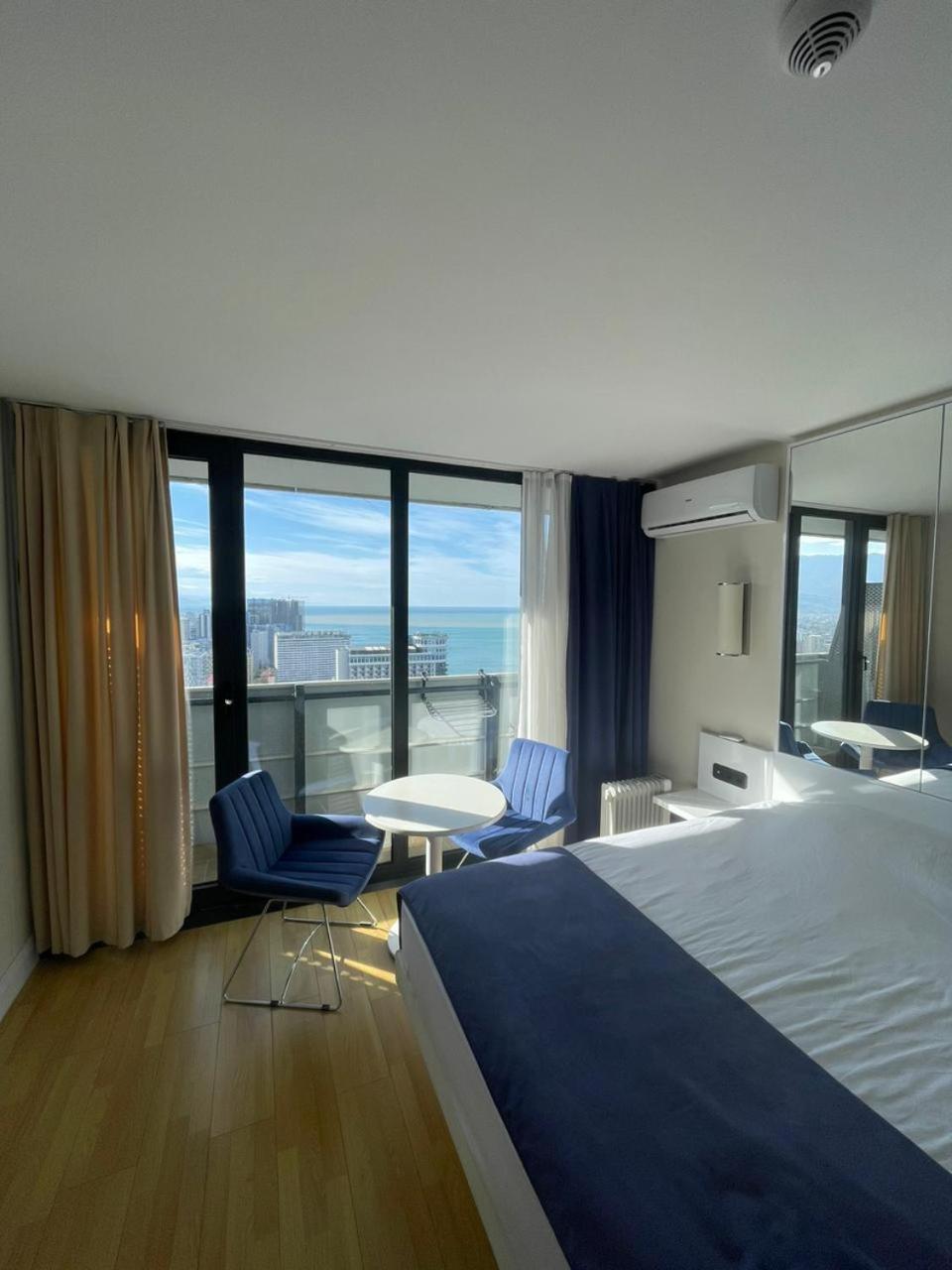 Orbi Сity Sunny Apartments High Floor Batumi Esterno foto