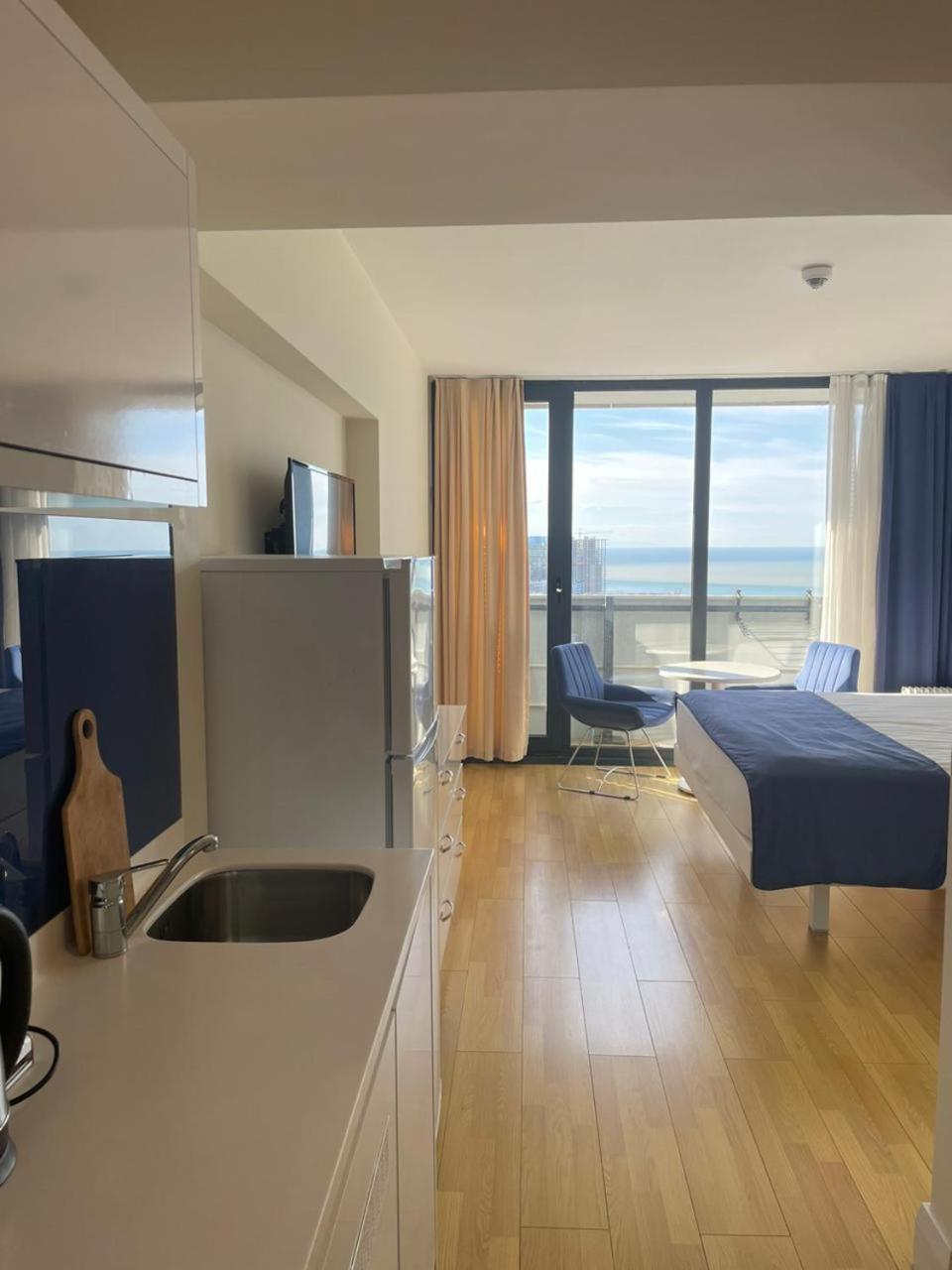 Orbi Сity Sunny Apartments High Floor Batumi Esterno foto